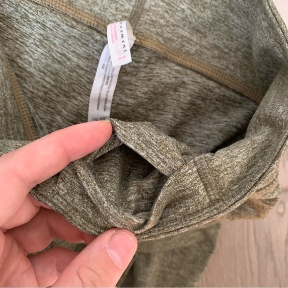 Free People Movement cut out cropped Infinity leggings size medium Army Green - Picture 7 of 10